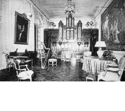 Orgue Cavaillé-Coll du baron Erlanger  Buffet et console en noyer qui a fait un sejour à la chapelle de la Sorbonne. Particularité : la console est entièrement deshabillable sans tournevis. (Facebook Xavier Lebrun)